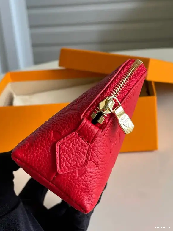WIS VUITTON COSMETIC LOUIS POUCH 0510